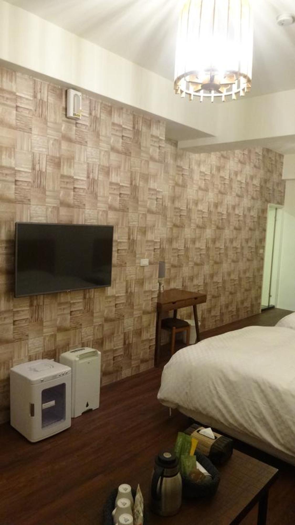 Meow G Cafe Hostel Kota Hualien Bagian luar foto